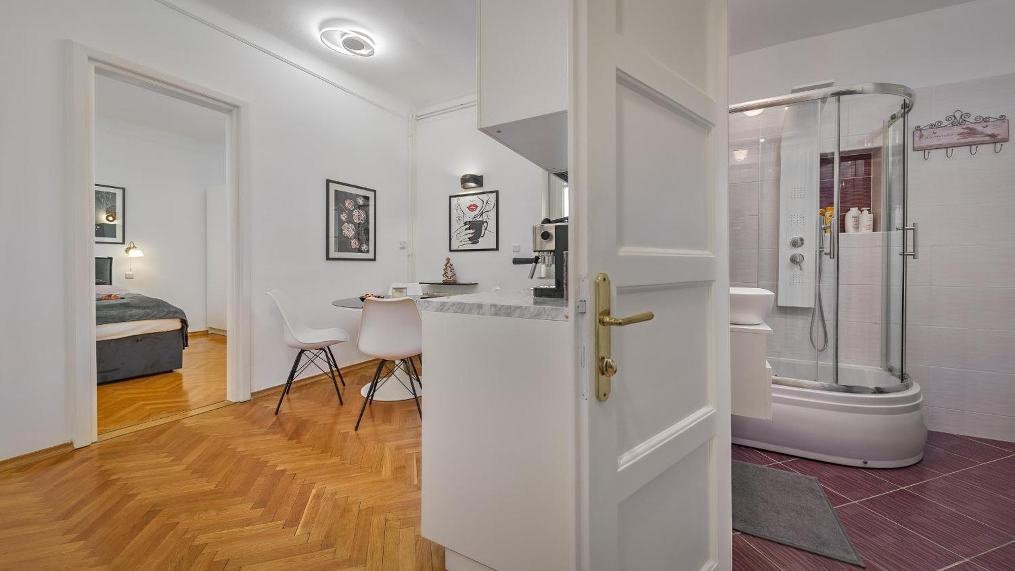 Iva'S Central Apartment Загреб Екстериор снимка